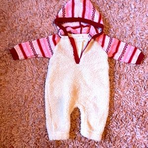 Hooded baby Sherpa bodysuit ❄️